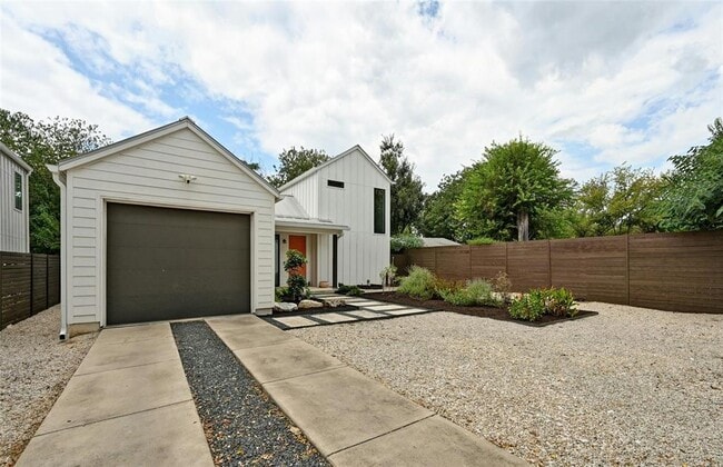 Photo - 4416 Gillis St