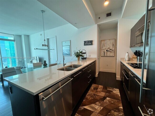 Building Photo - 55 SE 6th St Unit 4103 Rental