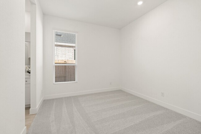 Building Photo - 31039 Vintage Crk Ln