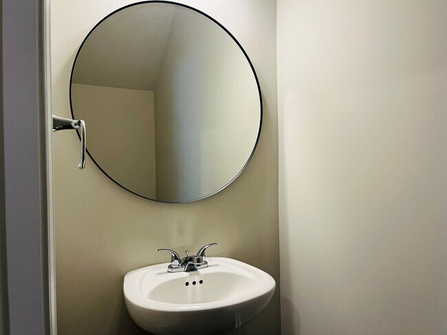 Photo - Beautiful 4 bedroom, 2.5 bathroom home in Newnan! Must see!