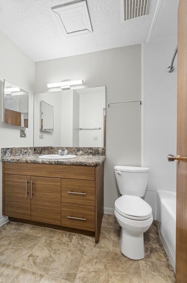 Photo - 173 Procter Pl Unit 4