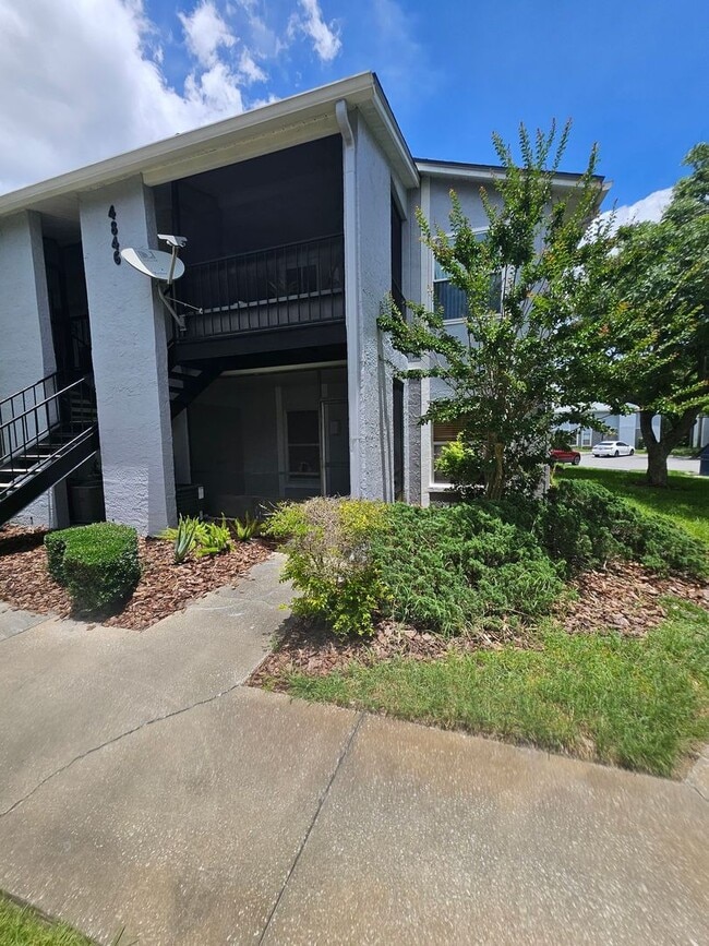 Building Photo - Southbrooke condo
