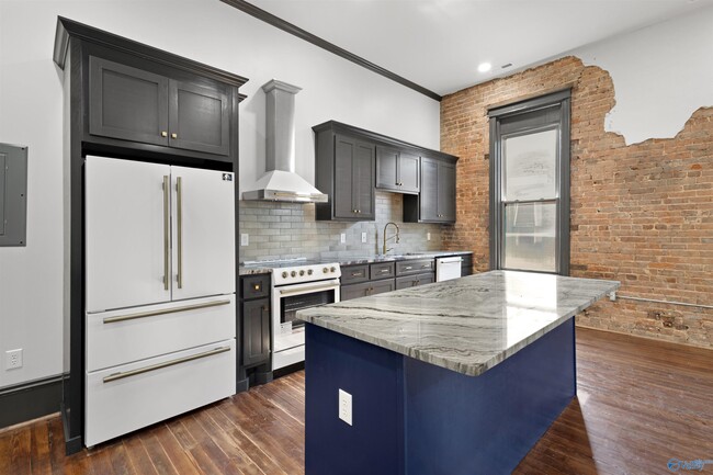 Building Photo - 719 Bank St NW Unit 4 Rental
