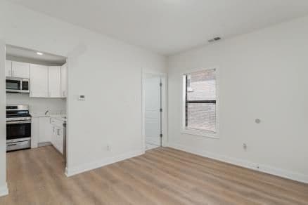 Photo - 6183 Hecla St
