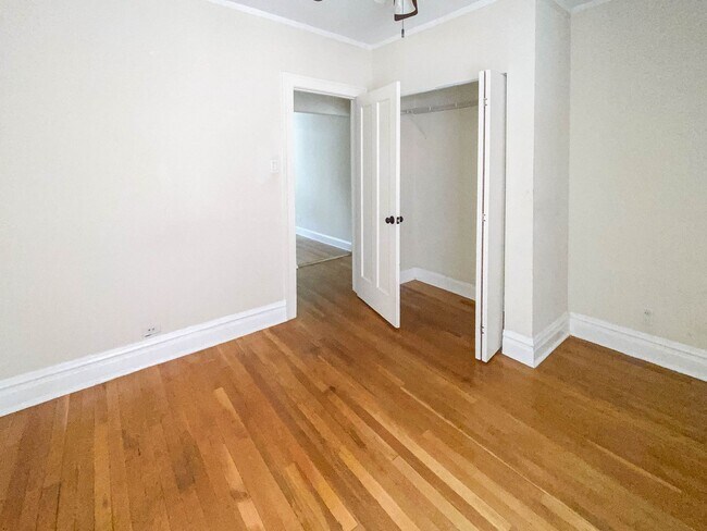4717 N Leavitt St Unit 2