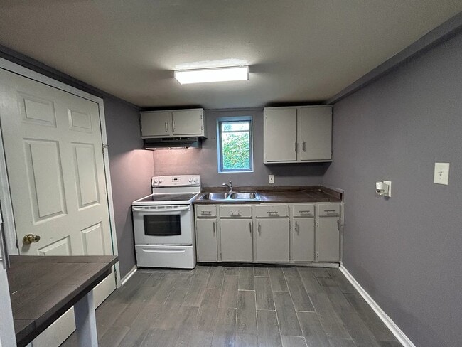 Photo - 1320 Brown St Unit E