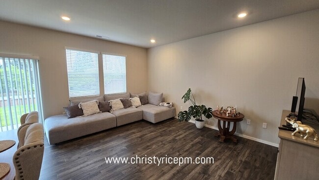 Photo - 1712 Moran Ave