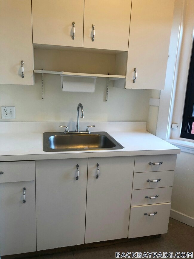 Photo - 504 Beacon St Unidad 25