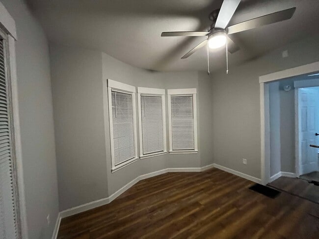 sala de estar/comedor - 514 Walnut Ct Unidad 1