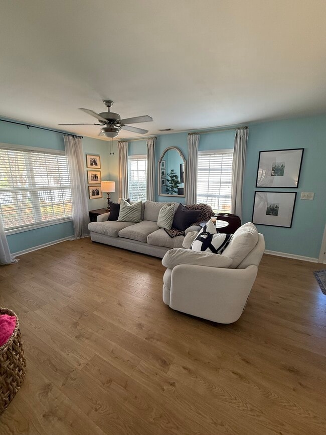 Photo - 4414 Sages Ave