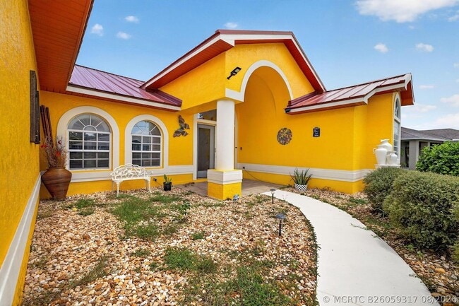3077 SE Galt Cir