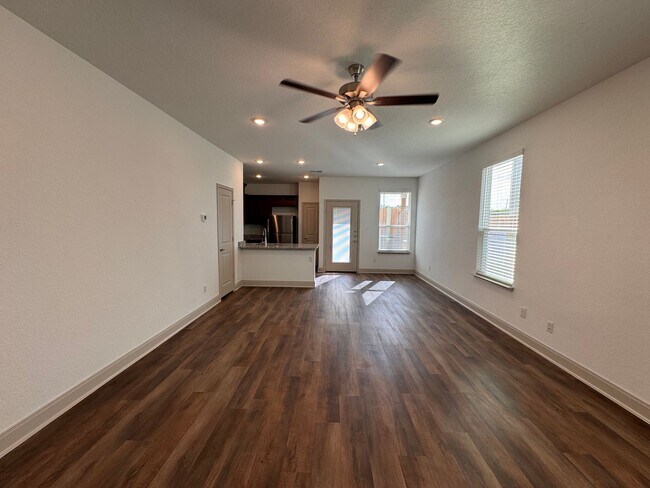 Photo - Magnolia Village