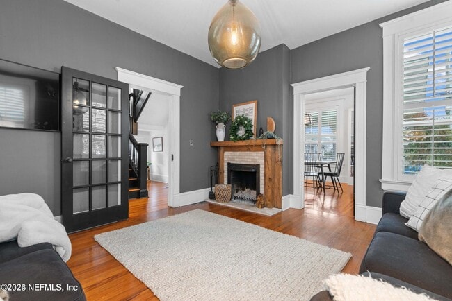 Photo - 4236 Melrose Ave