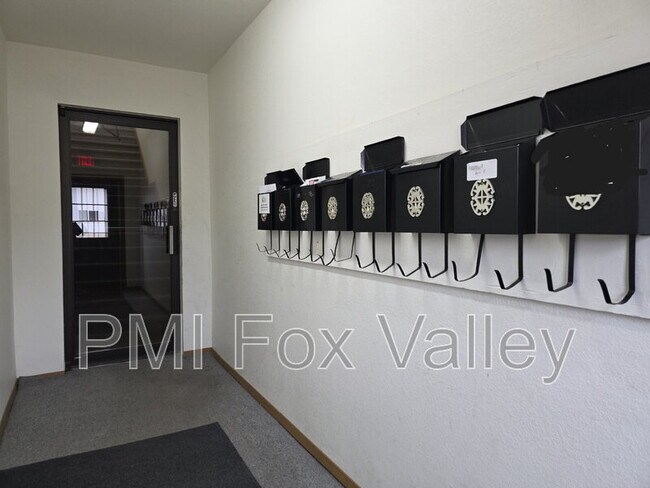 Photo - 103 N Elm St Unit B