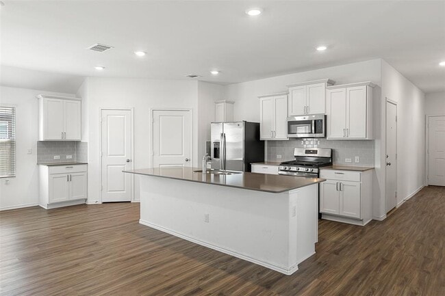 Building Photo - 155 Salt Springs Rd Rental