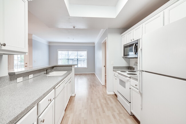 Oven has been upgraded to new Samsung stainless steel - 2700 Pine Tree Rd NE Unit 1218