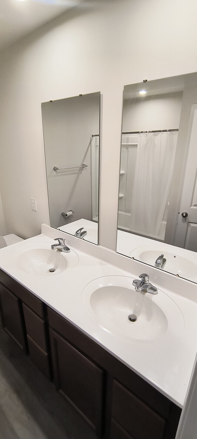 Photo - 158 South Dr