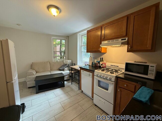 Photo - 70 Joy St Unidad 16