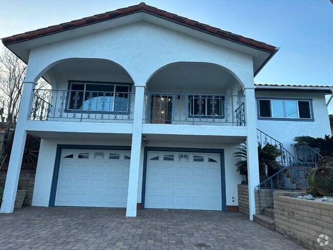 Building Photo - 576 13th St Rental