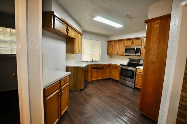 Photo - 103 Kenshire Ct
