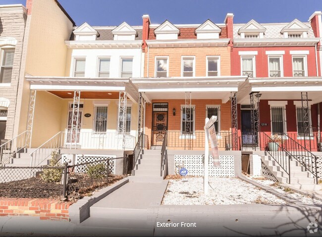 Gorgeous 4 bedroom row house 2 car parking - 1216 Florida Ave NE Rental