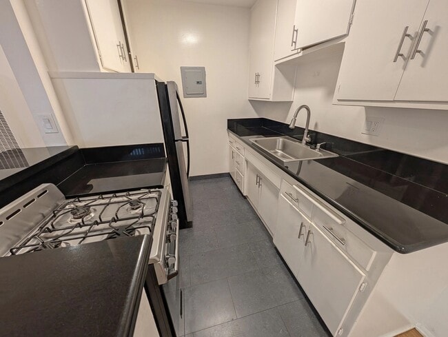 Photo - 1328 Gordon St Unidad 2