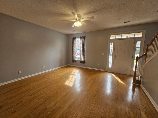 Photo - 104 Tuscany Ct