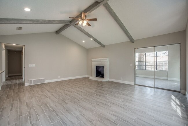 Family Room - 2311 Blackhaw Ct