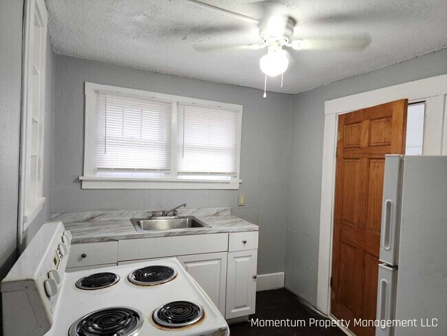 Photo - Quaint 2BR/1BA  2nd Floor Apartment- Apply Today- FOR FREE! Unit 1363 1/2