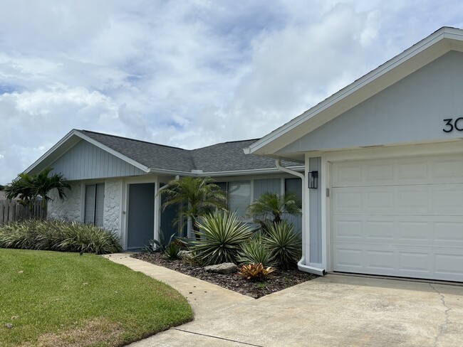 Building Photo - 30 Sea Harbor Dr W Rental