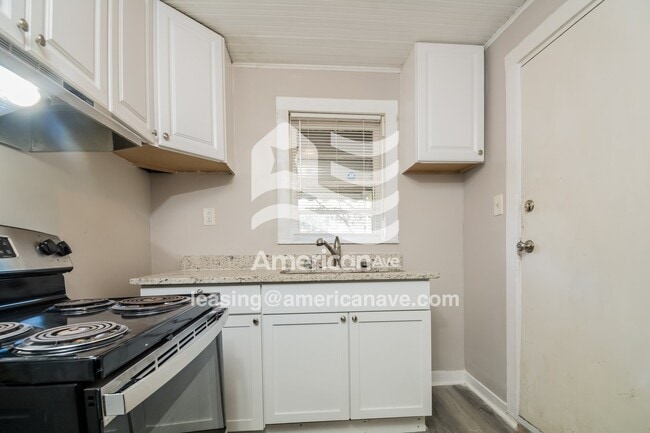 Photo - 1915 Armstrong St