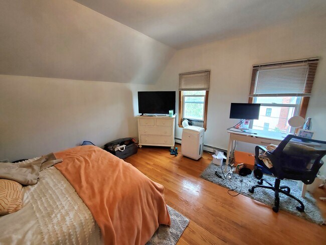 Photo - 66 Brooks St Unit 3
