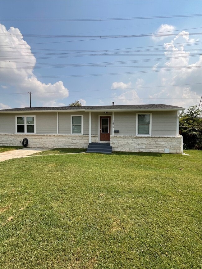 Photo - 1425 Crown St