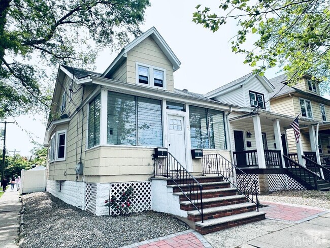 Building Photo - 34 S 7th Ave Rental