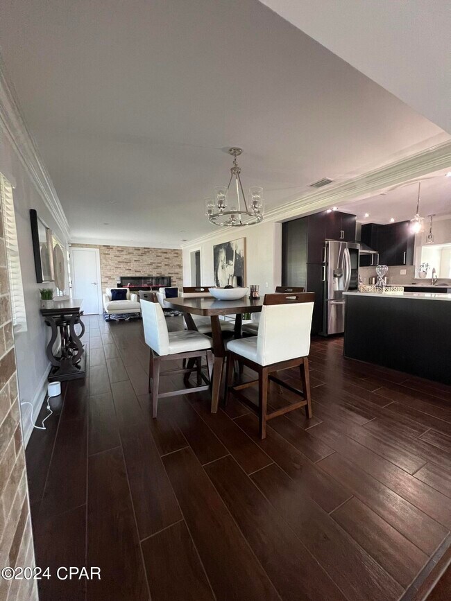 Photo - 1528 Oak Ave