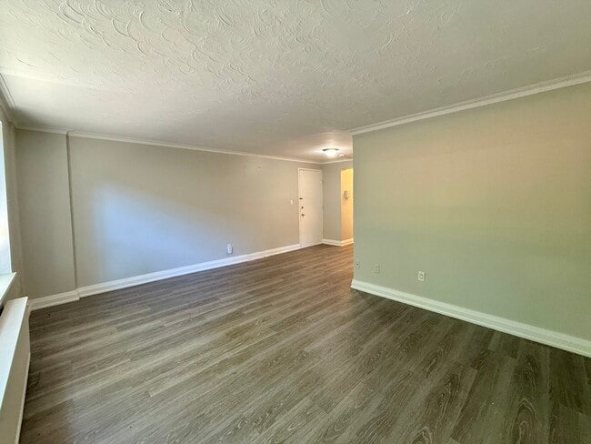 Photo - 1299 Bayview Av Unit B