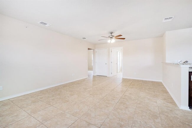 Photo - 2200 Creekside Ln