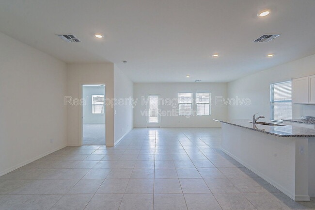 Photo - 6511 W Magdalena Ln