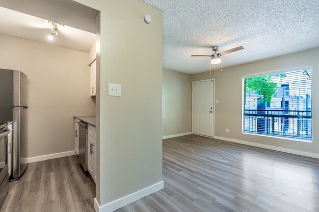 Building Photo - Rise Lakeside Rental
