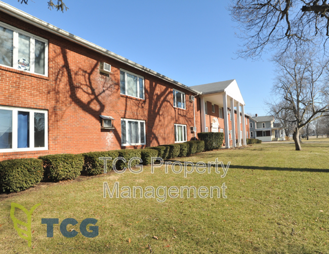 Photo - 445 Elm Pl Condo Unit L-24