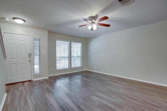 Photo - 9405 Rowlands Sayle Rd
