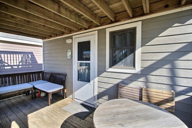 Photo - 56821 North Carolina Hwy 12 Unidad ID1255552P