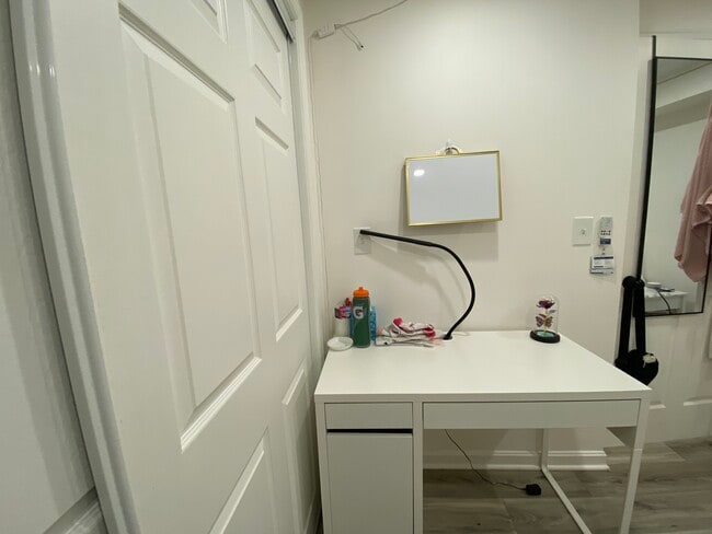 Photo - 1327 Belmont St NW Unidad Rm# 6