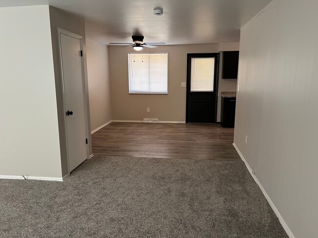 Photo - 1292 Moore St