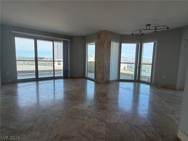 Photo - 2777 Paradise Rd Unidad 705