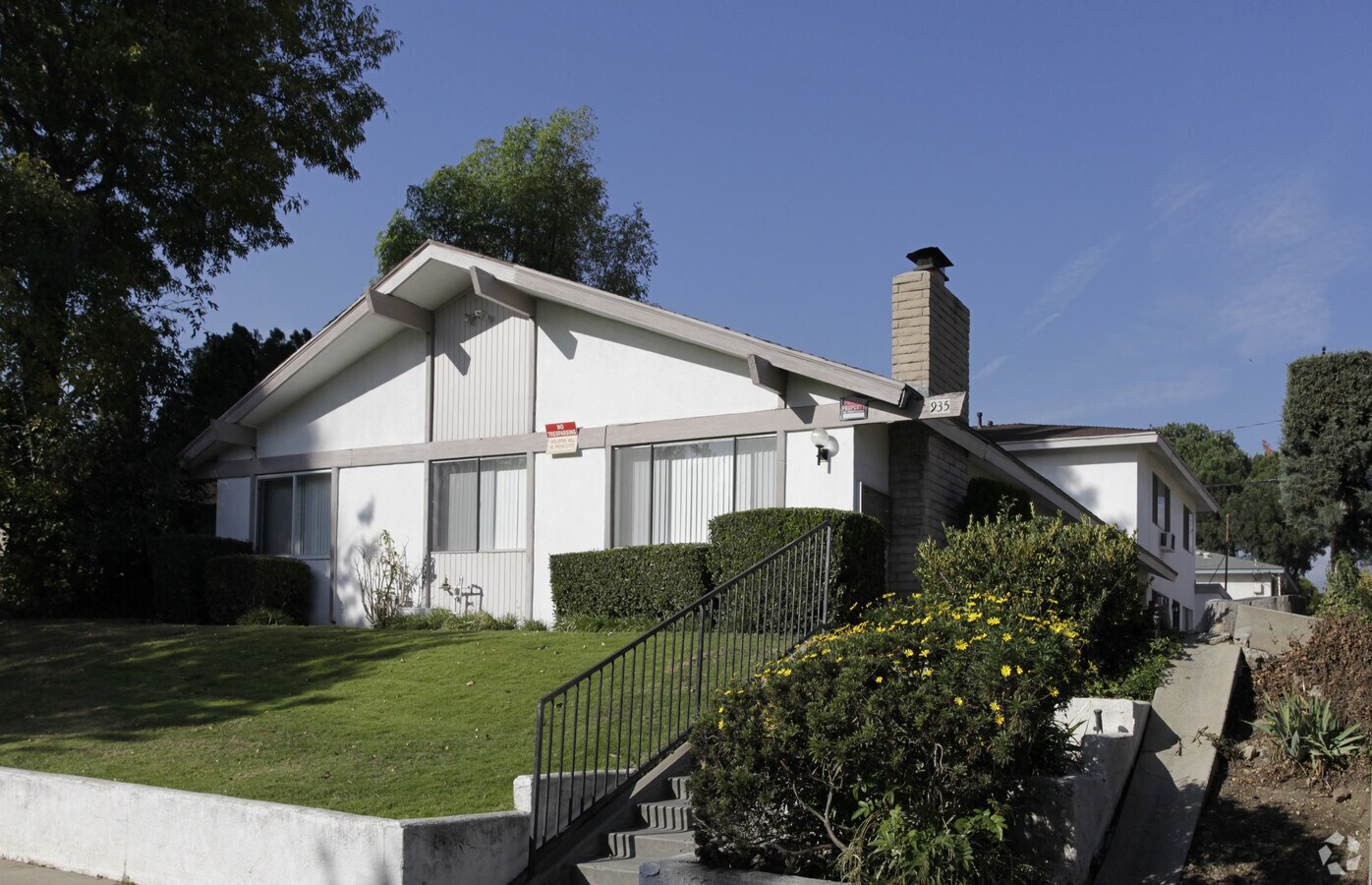 Photo - 935 Springfield St