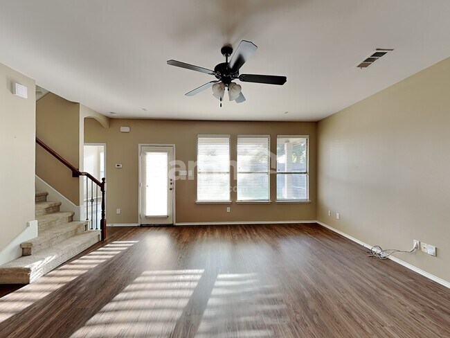 Photo - 721 Hickory Ln House