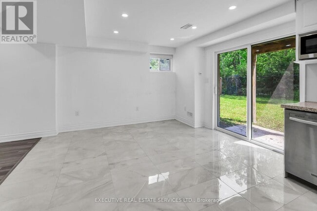 Photo - 265 Bruce Cameron Dr