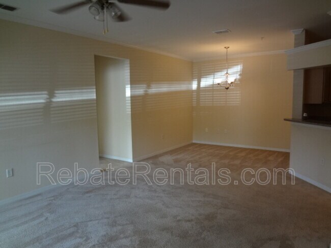 Photo - 7800 Point Meadows Dr Unidad #713