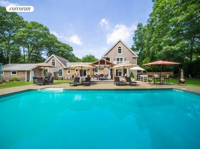 Photo - 1532 Noyack Rd